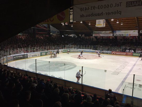 Oberst Ritter Eisstadion