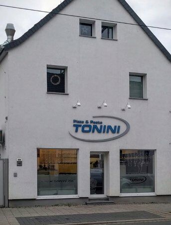 Pizza und Pasta Tonini